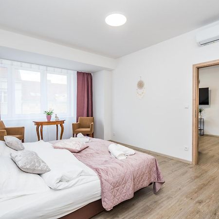Appartement Perla Hradce 302 à Hradec Králové Extérieur photo