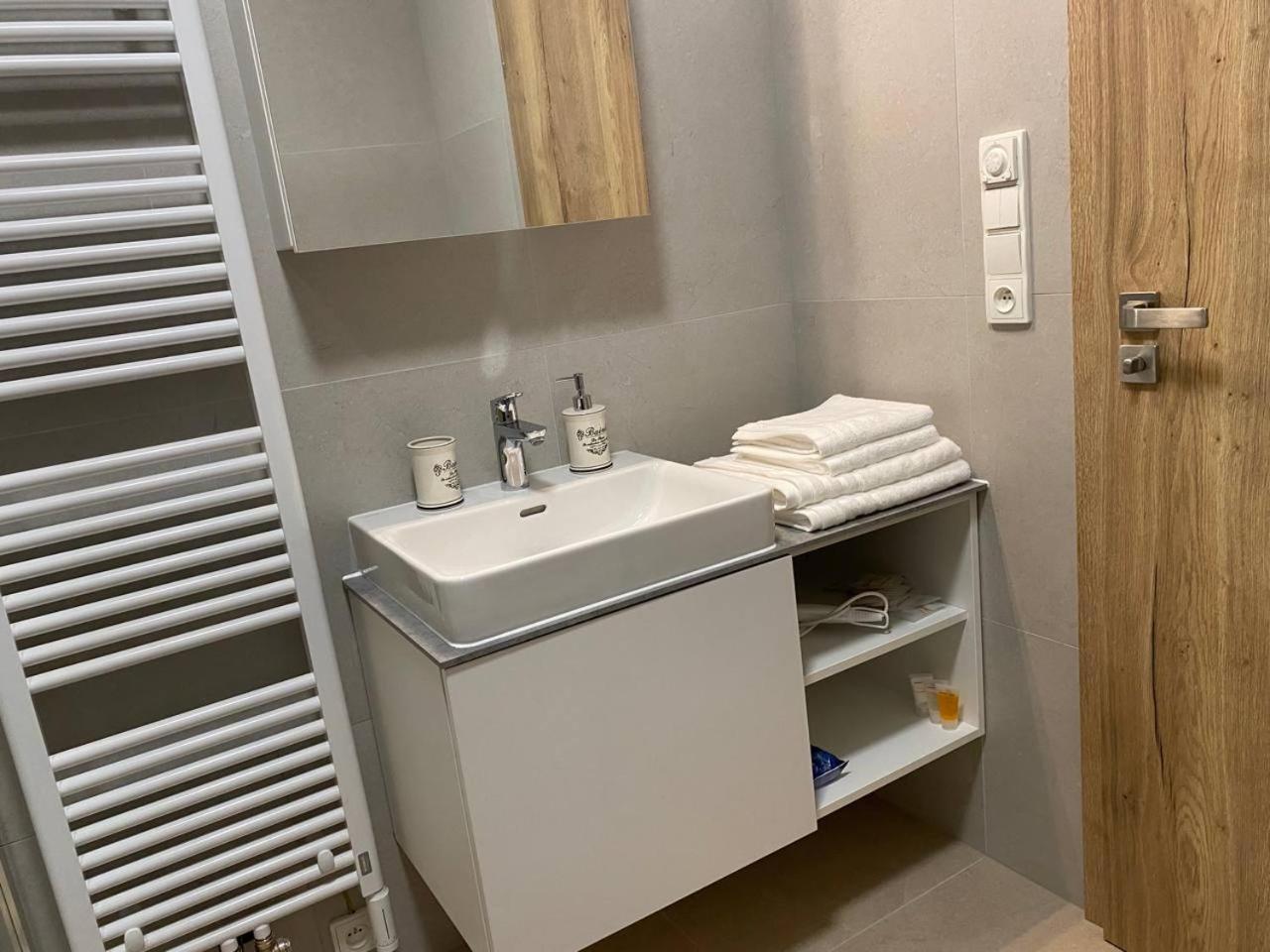 Appartement Perla Hradce 302 à Hradec Králové Extérieur photo